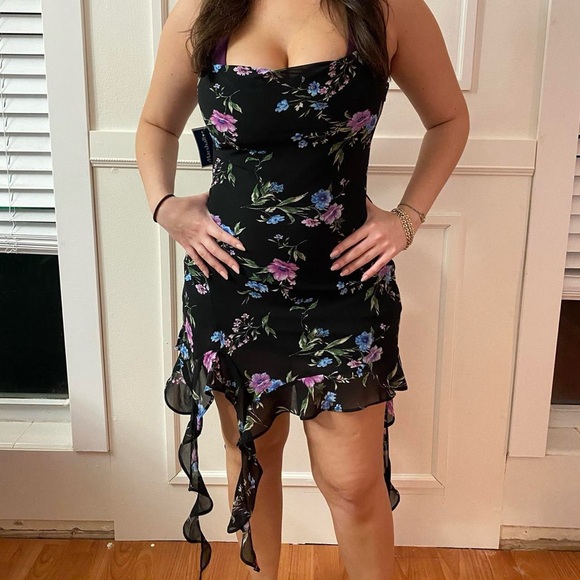 Black floral trendy asymmetrical dress NWT - Picture 4 of 8